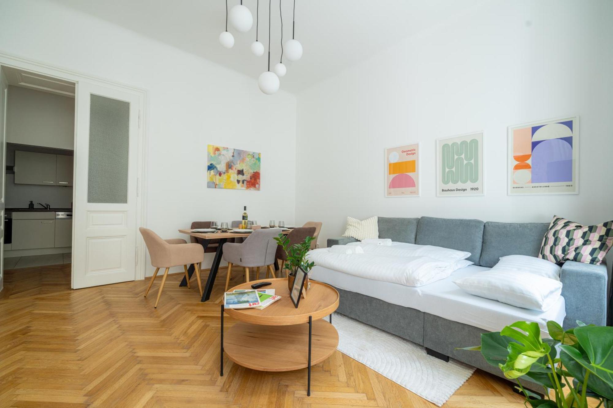 4ty3 - Franz Josef Is Calling * Vienna