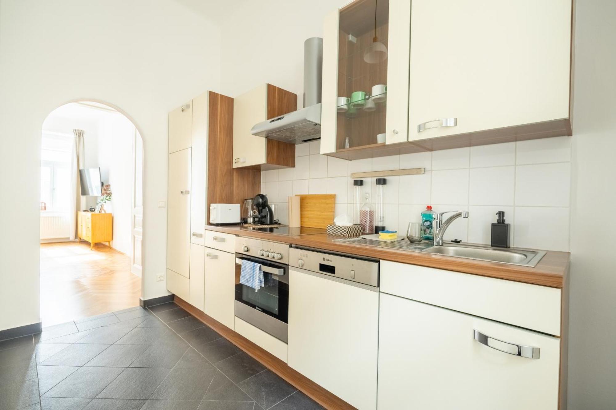 4ty3 - Franz Josef Is Calling Apartment Vienna