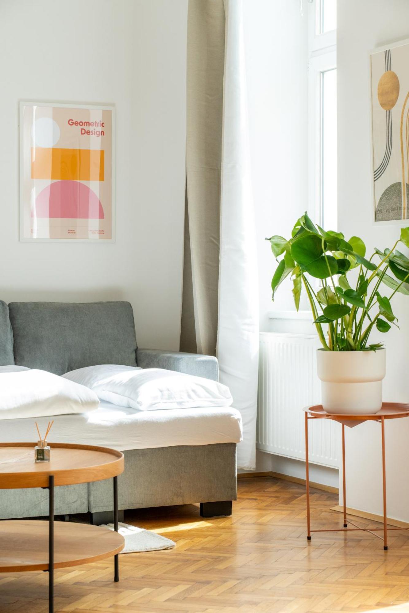 4ty3 - Franz Josef Is Calling Apartment