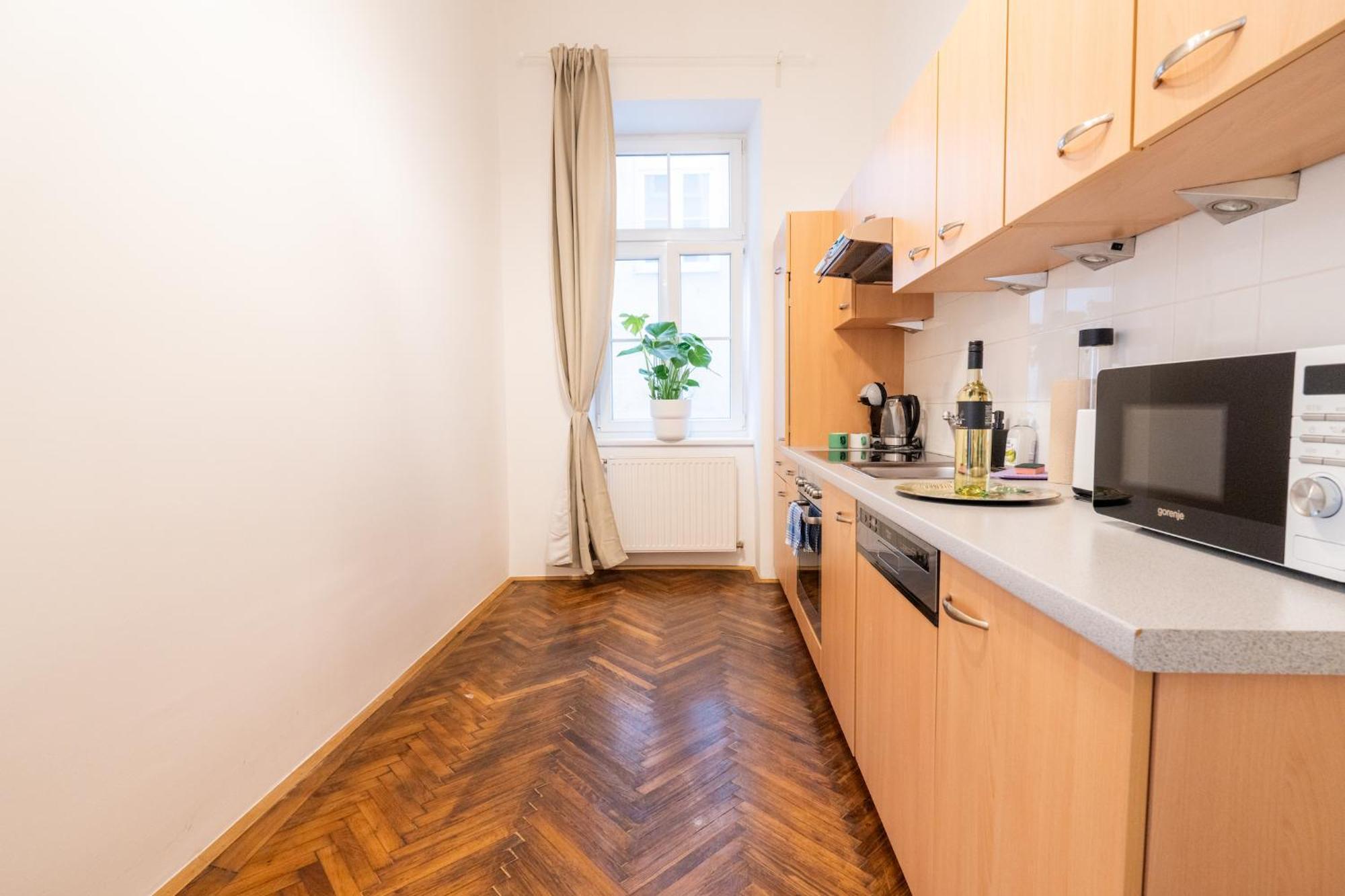 4ty3 - Franz Josef Is Calling Apartment Vienna