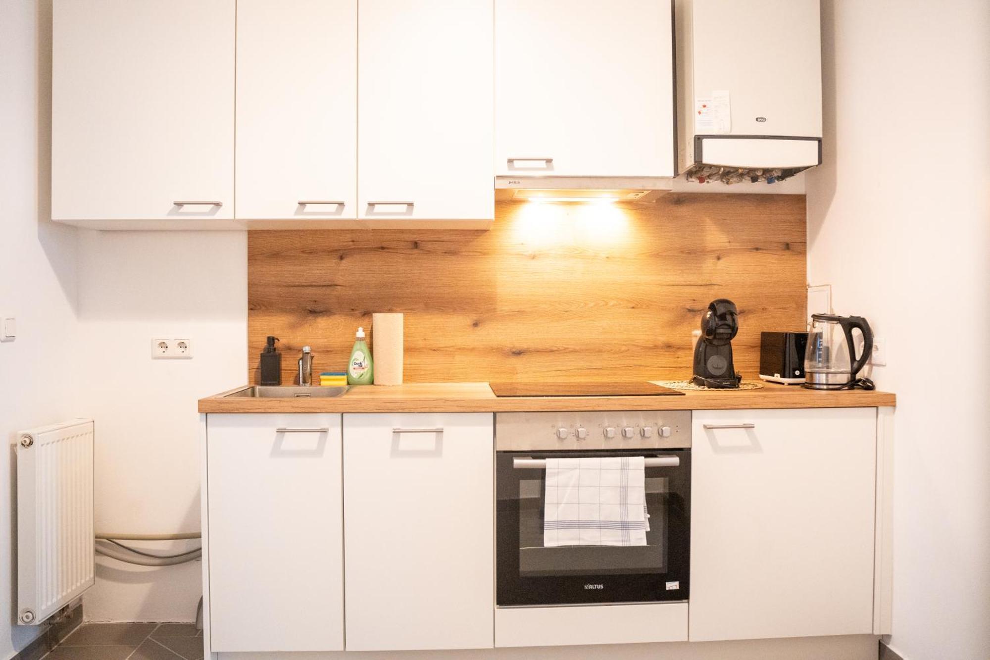 4ty3 - Franz Josef Is Calling Apartment