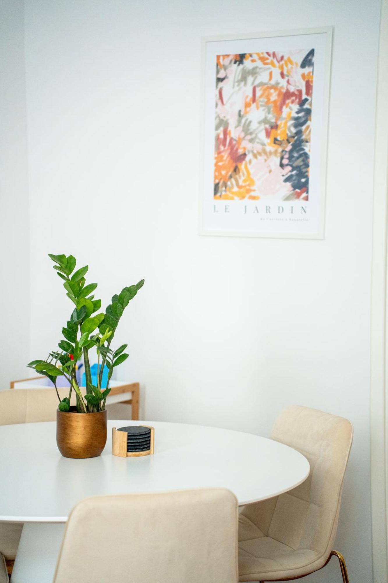 Apartment 4ty3 - Franz Josef Is Calling Vienna